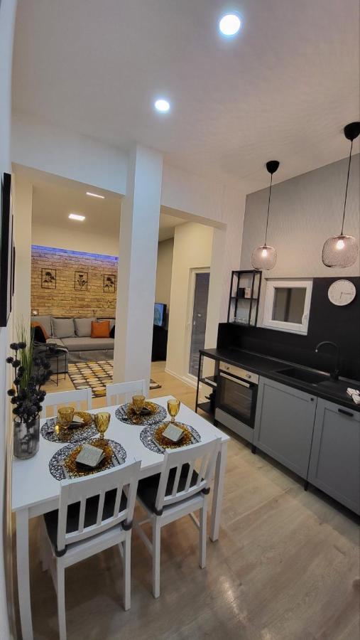 Cs14 Silver Apartment Budapest Luaran gambar