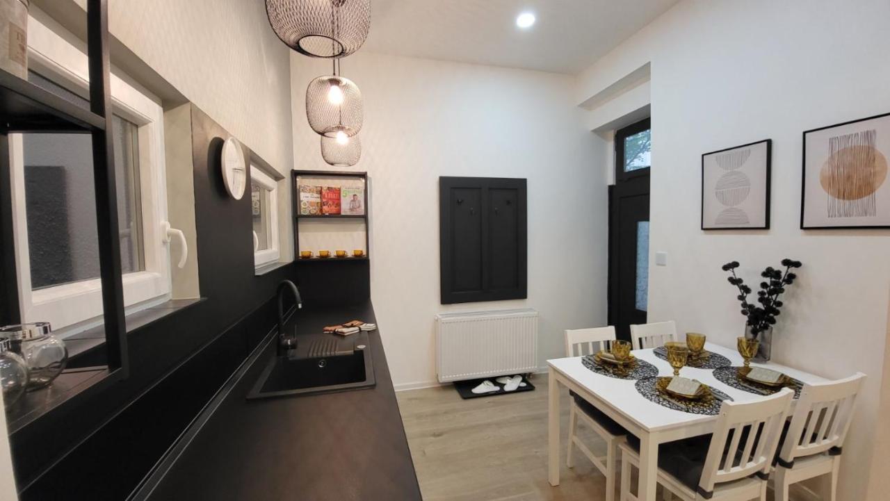 Cs14 Silver Apartment Budapest Luaran gambar